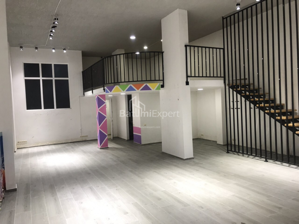 Գրասենյակ 130 մ² - Էքվթիմե Թակաիշվիլի, Բաթումի, Վրաստан