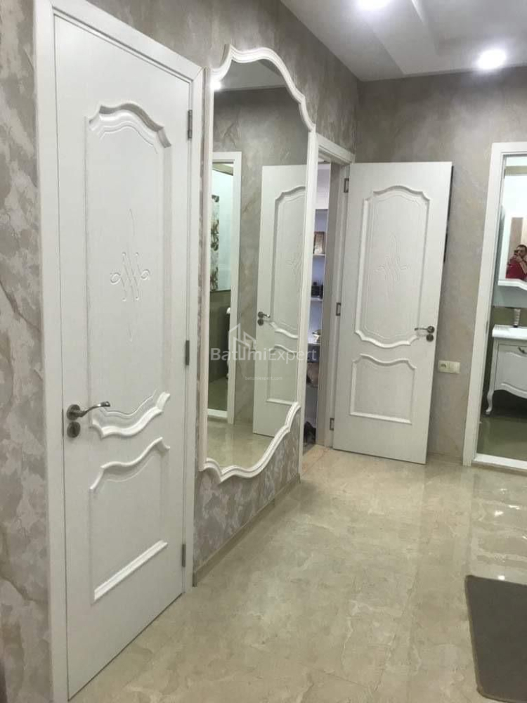 Բնակարան 70 մ² - Իլյա Ճավճավաձե, Բաթումի, Վրաստан