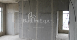 Օբյեկտը կառուցման ընթացքում է 74.8 մ² - Լեխ և Մարիա Կաչինսկիներ, Բաթումի, Վրաստан