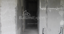 Օբյեկտը կառուցման ընթացքում է 74.8 մ² - Լեխ և Մարիա Կաչինսկիներ, Բաթումի, Վրաստан
