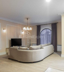 Բնակարան 4-комн 140 m² - Յուրիևսկայա, Batumi