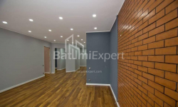 Բնակարան 4-комн 112 m² - Նիկո Փիրոսմանի, Batumi