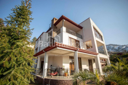 Առանձնատուն 7-комн 500 m² - Պետրե Իբերի, Gonio