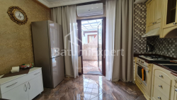 Բնակարան 3-комн 90 m² - Կոնստանտին Գամսախուրդիա, Batumi